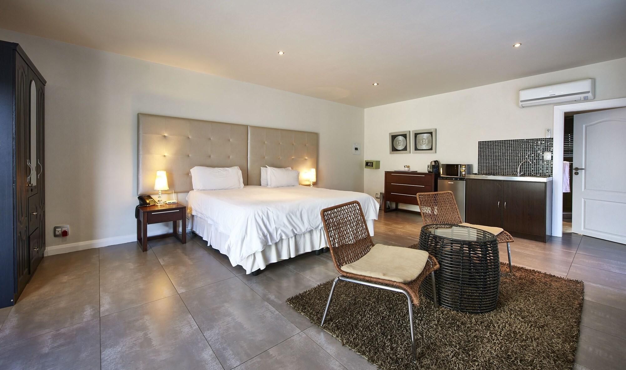 Dynasty Forest Sandown Self Catering Hotel Йоханнесбург Экстерьер фото