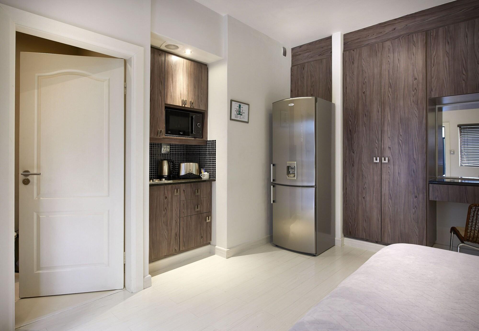 Dynasty Forest Sandown Self Catering Hotel Йоханнесбург Экстерьер фото